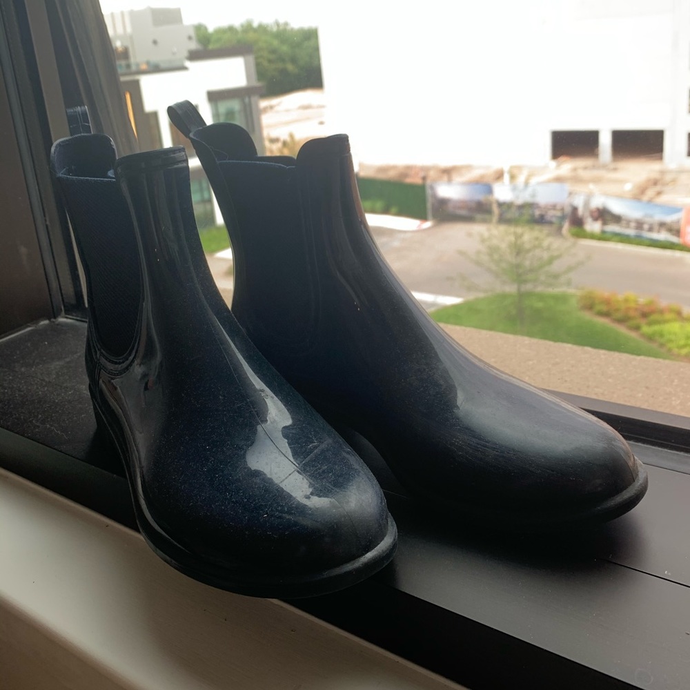 Women’s Chelsea rain boots